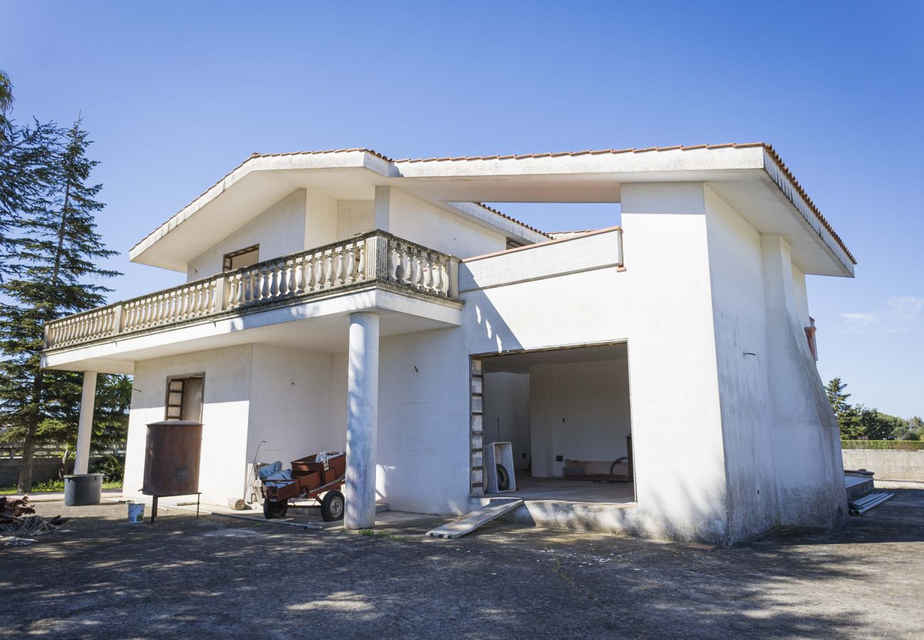 Villa in Bagnolo del Salento - Fast fertiggestellte Villa mit Garten und in der Nähe der Stadt zu verkaufen