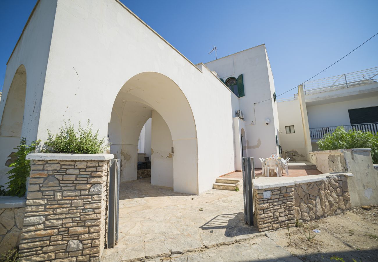 freistehendes Haus in Lido Marini - Strandvilla mit Meerblick, feiner Sand v780