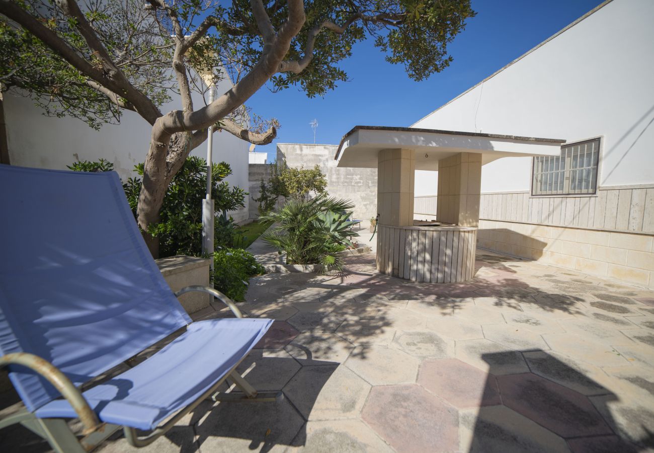 freistehendes Haus in Spiaggiabella - Zu verkaufen Villa direkt am Strand mit Garten v702