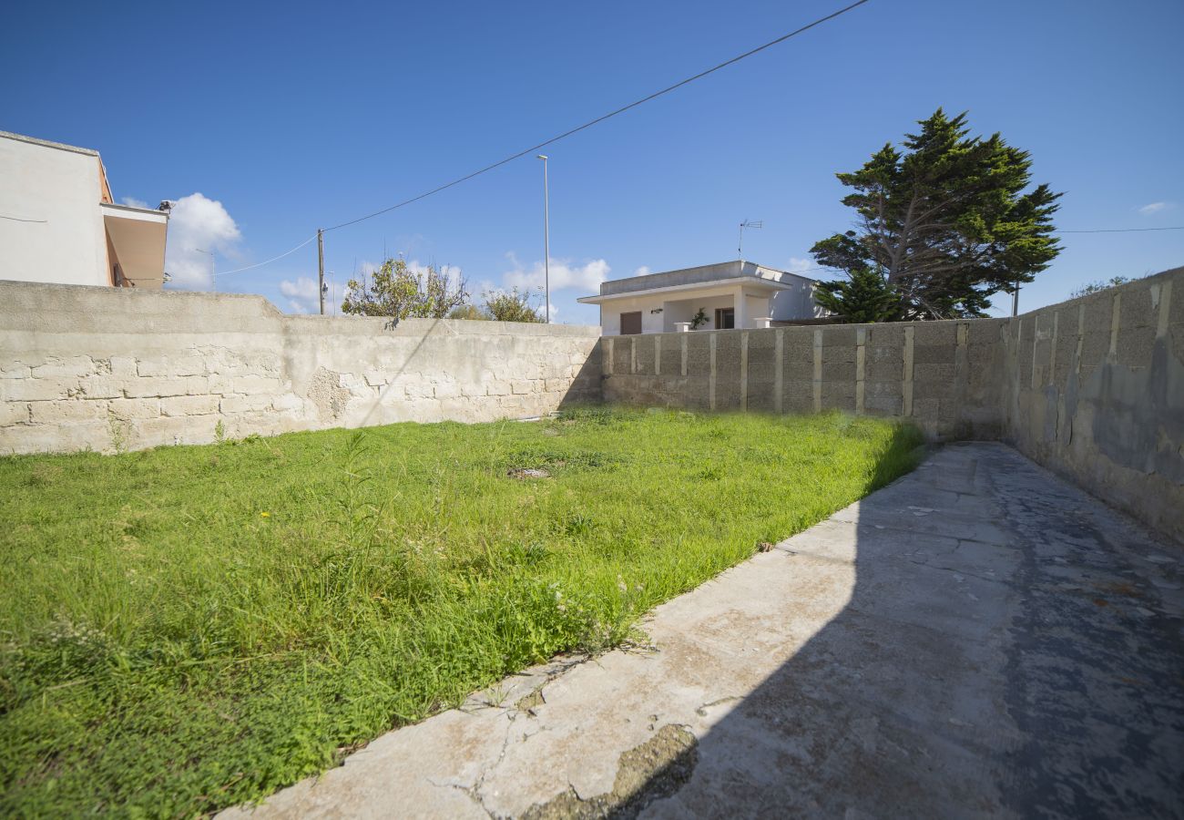 freistehendes Haus in Spiaggiabella - Zu verkaufen Villa direkt am Strand mit Garten v702