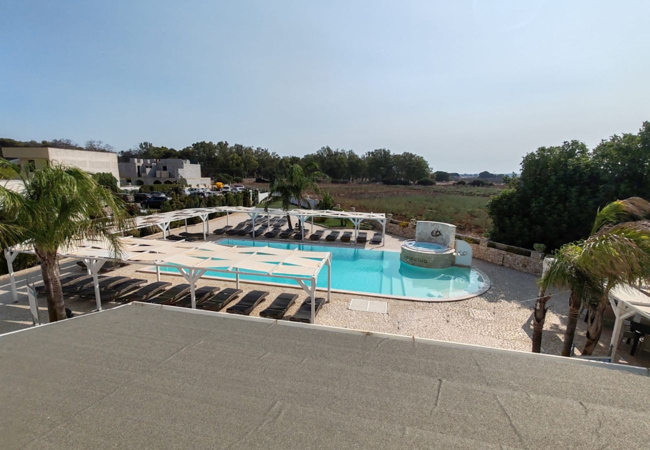 Ferienwohnung in Torre Lapillo - Ich verkaufe ein Haus an den Stränden von Torre Lapillo und einen Swimmingpool v201