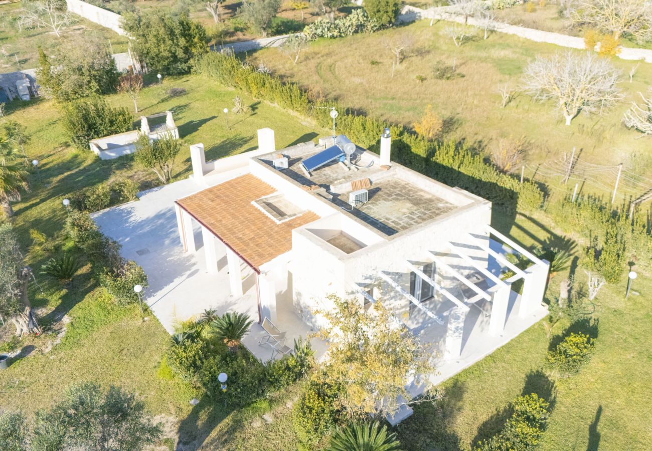 villa à Melendugno - Je vends une villa avec piscine proche de la mer et de la plage v260