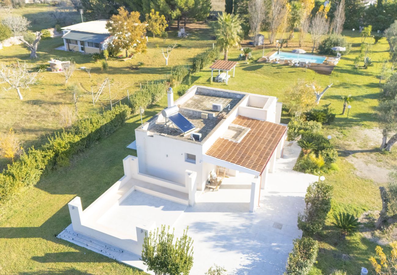 villa à Melendugno - Je vends une villa avec piscine proche de la mer et de la plage v260