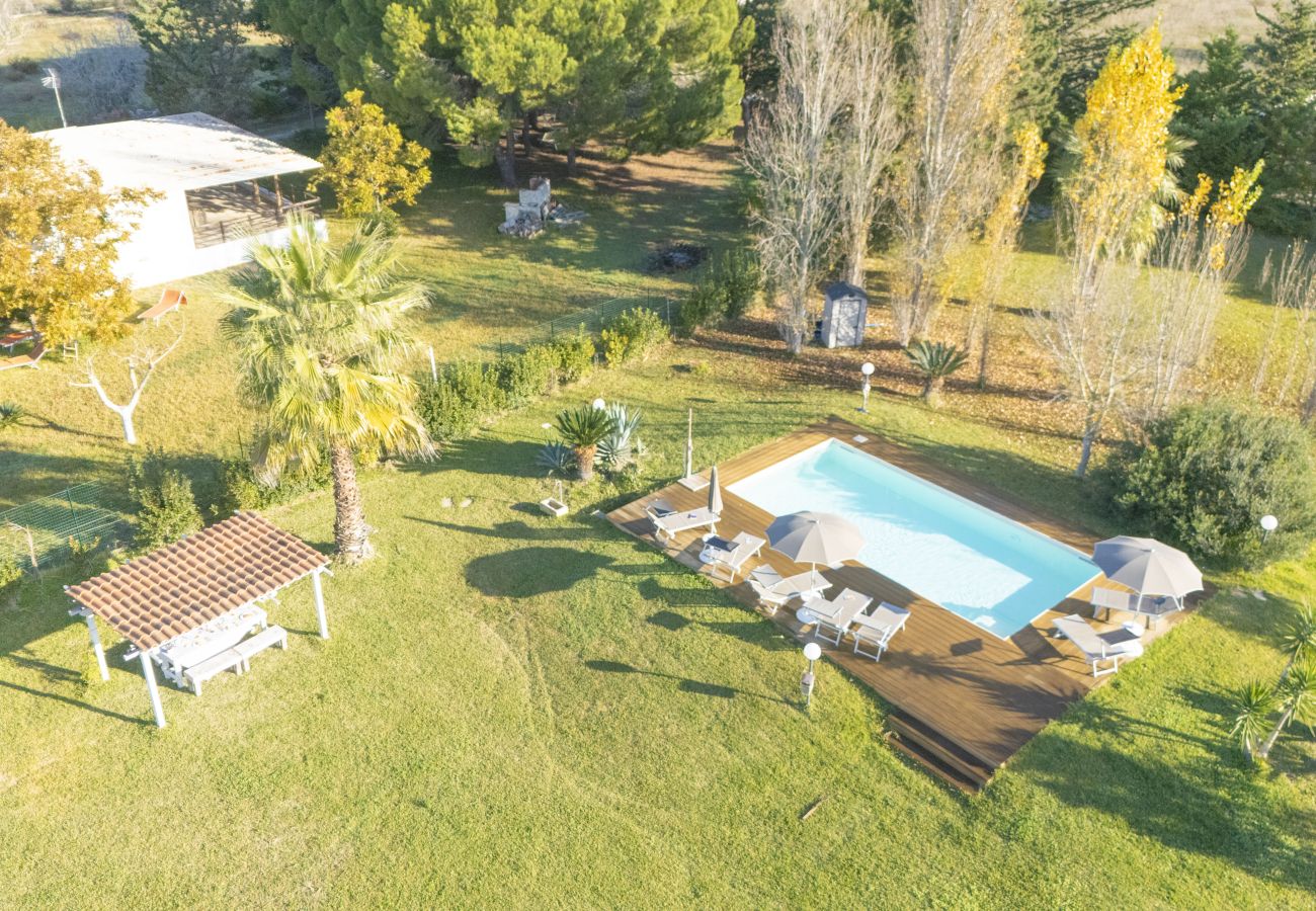 villa à Melendugno - Je vends une villa avec piscine proche de la mer et de la plage v260