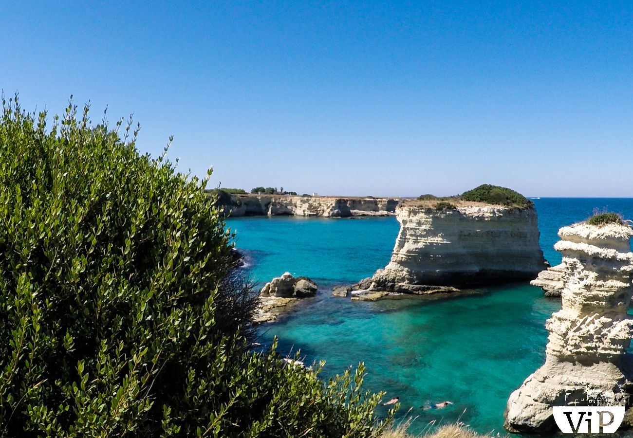 Villa a Carpignano Salentino - Villa con piscina privata e campo calcetto 5 camere 5 bagni in Puglia m400