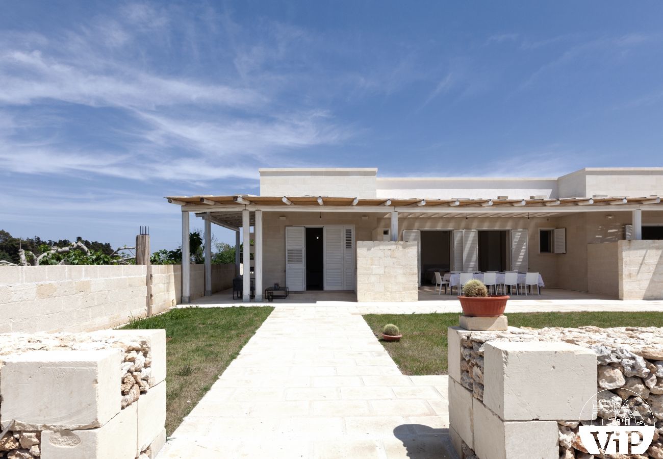 Villa a Otranto - Tenuta composta da 2 ville e piscina comune m390