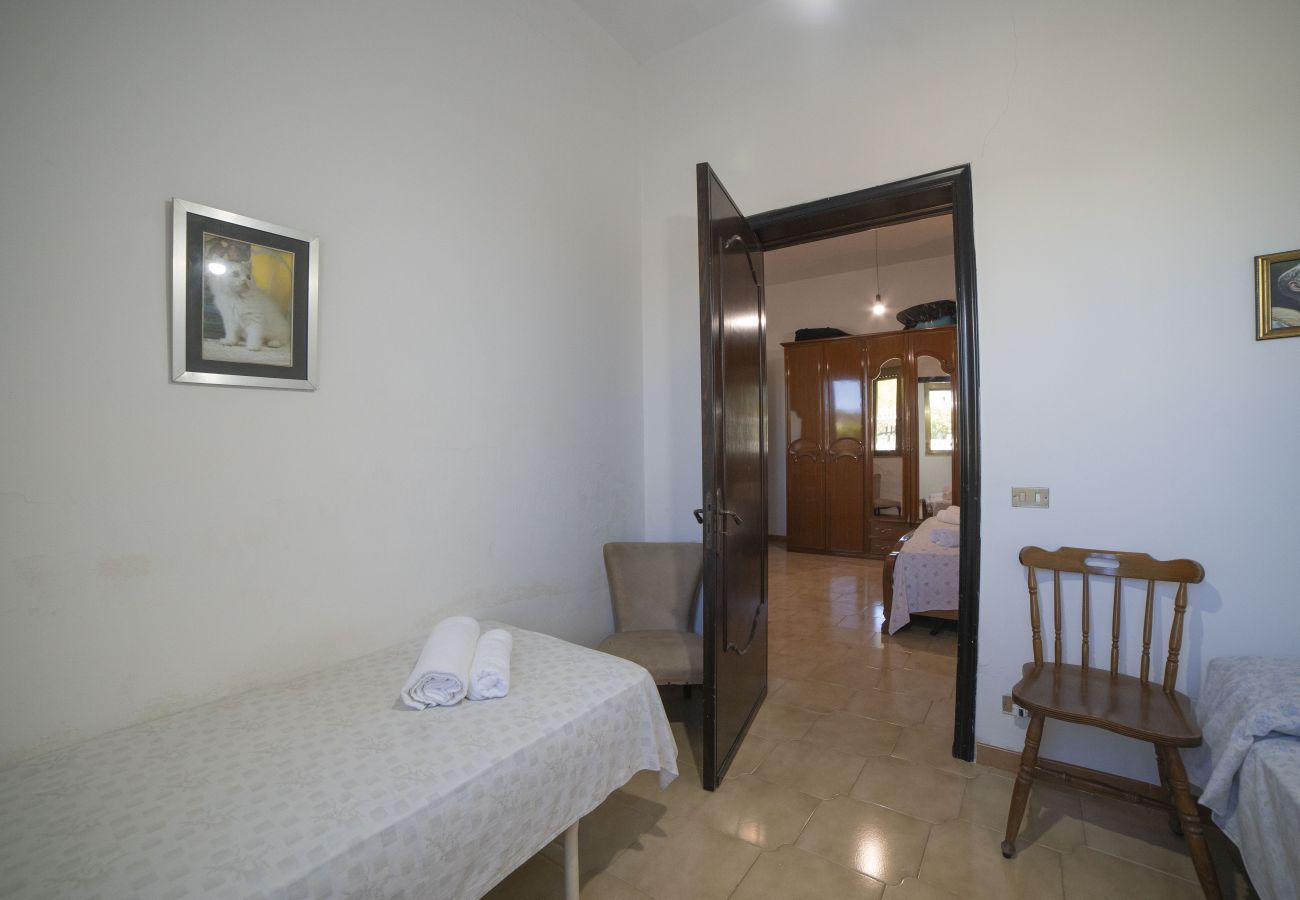 Villa a Lecce - Villetta in spiaggia con spazio esterno 2 bagni v701