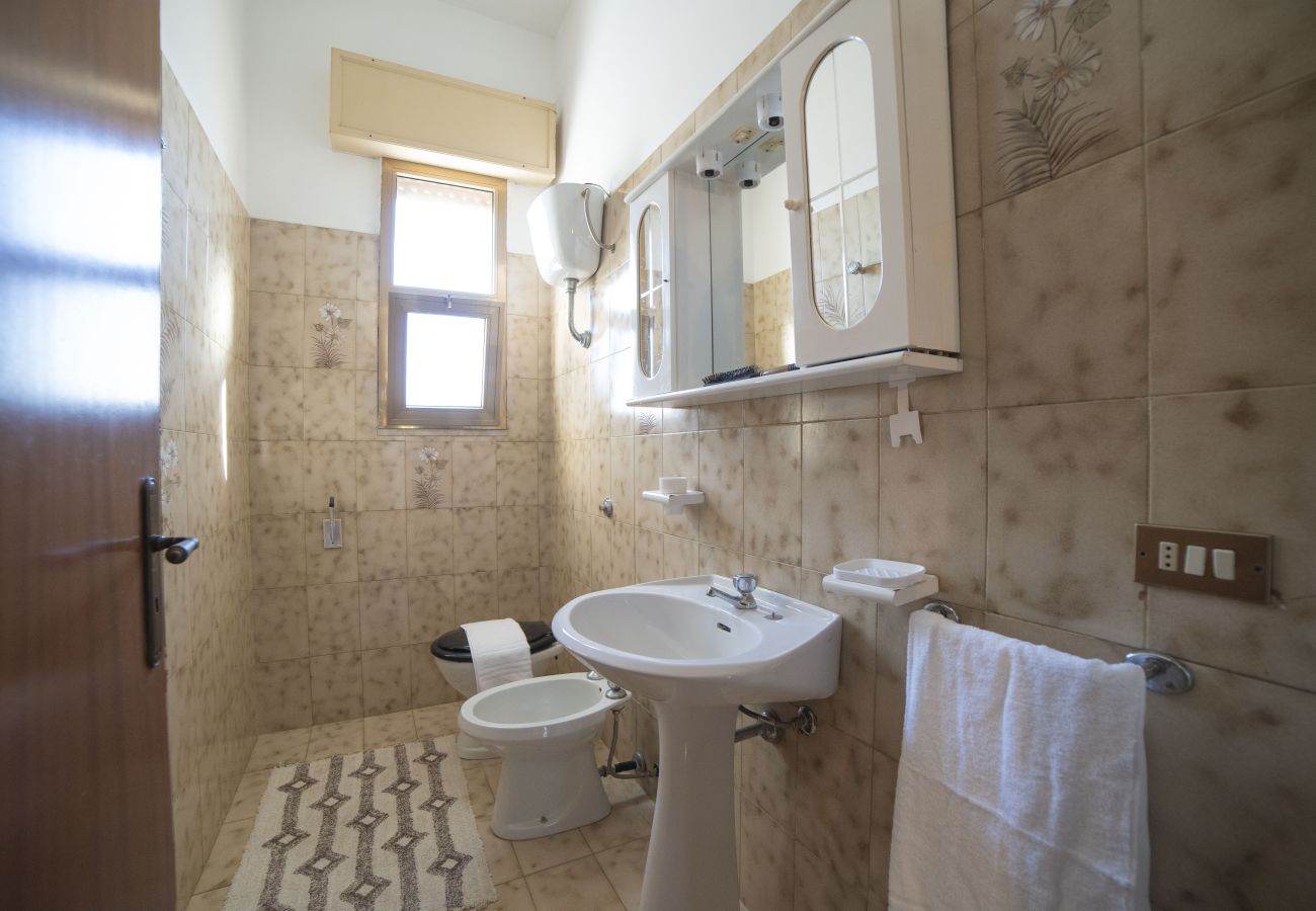 Villa a Lecce - Villetta in spiaggia con spazio esterno 2 bagni v701