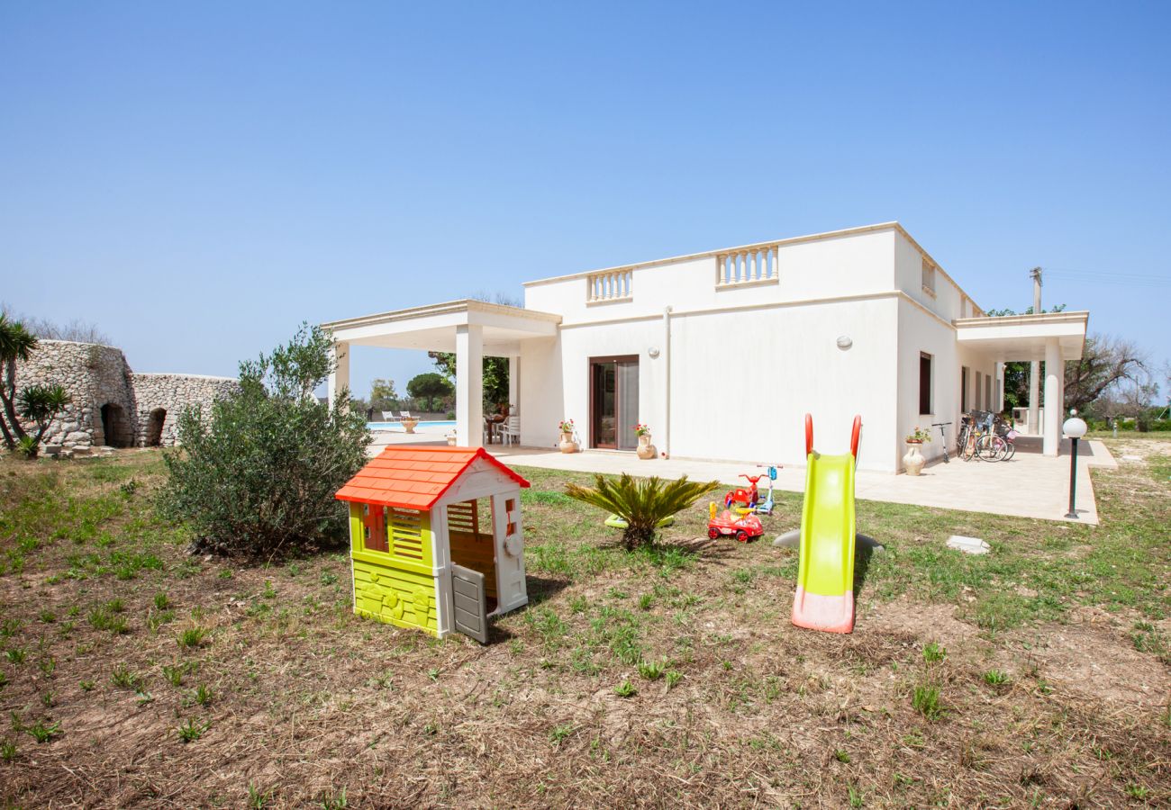 Villa/Dettached house in Carpignano Salentino - Villa pool garden trulli photovoltaic well box v900